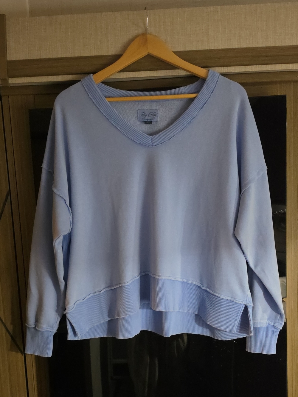 NWOT, PULLOVER SWEATSHIRT" BY "BUG HUG" AMEEICAN EAGLE"